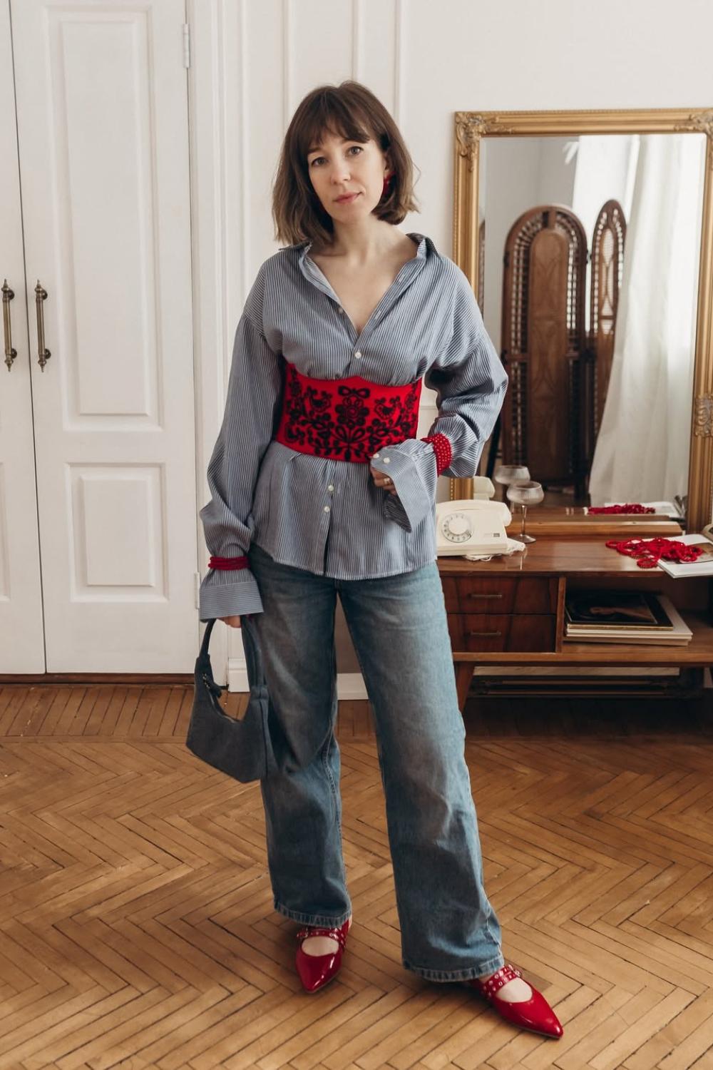 Корсет вишитий червоний з чорним орнаментом korset_red_black