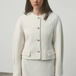 Stylish suit made of wool.