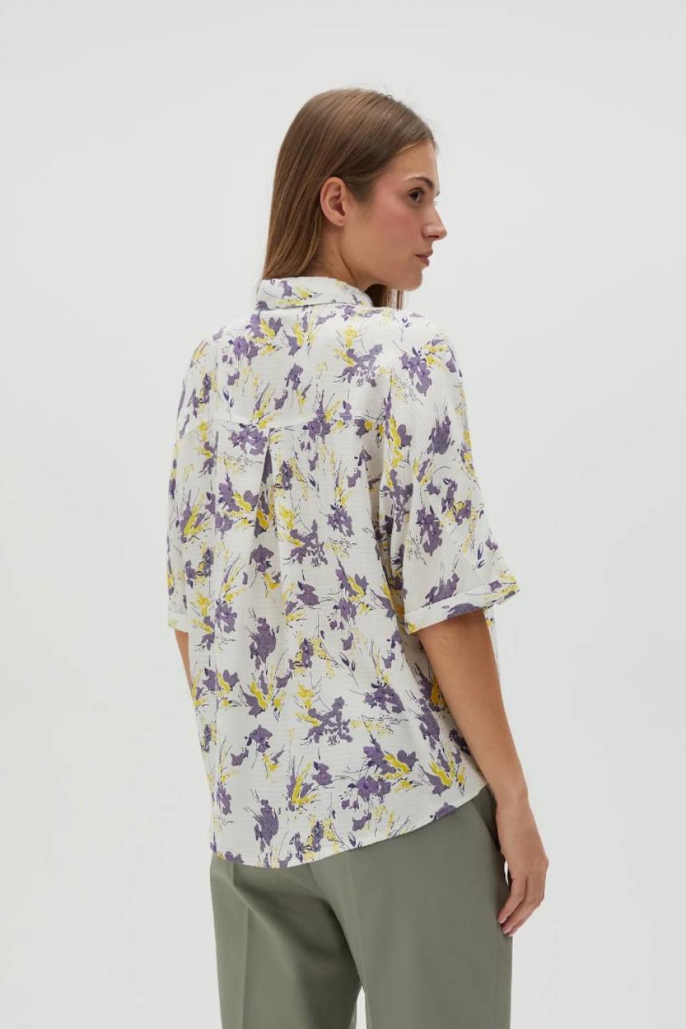 White blouse in floral print