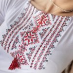 Вишита футболка жіноча біла з червоним орнаментом Гуцулка