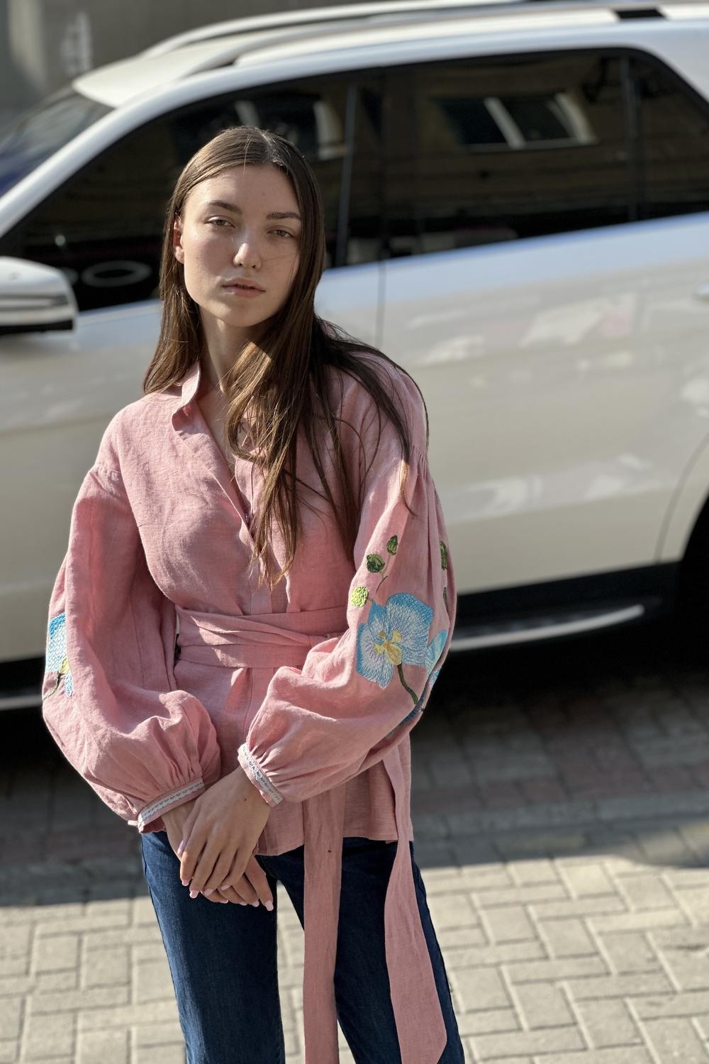 Вишиванка жіноча лляна пудрова EMBROIDERED GEM
