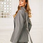 Костюм світло-сірий в смужку жіночий 552_lightgray