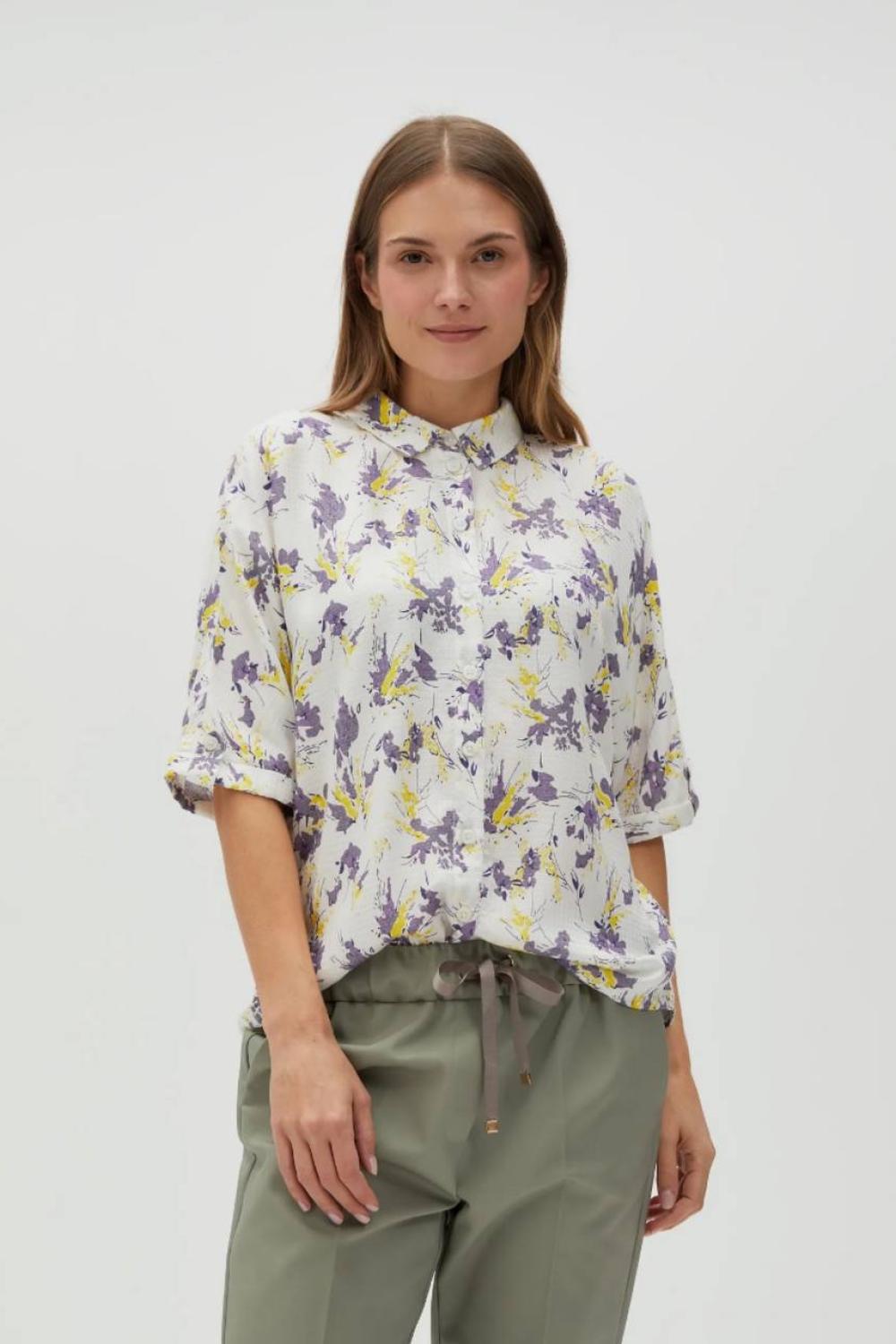 White blouse in floral print