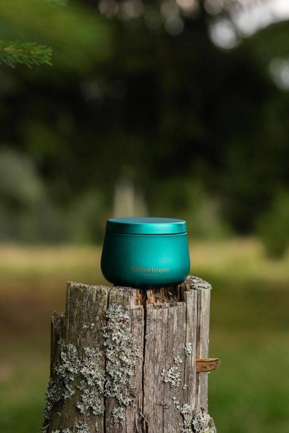 The perfumed candle Summer in Wonderland by Bibliotheque de Parfum