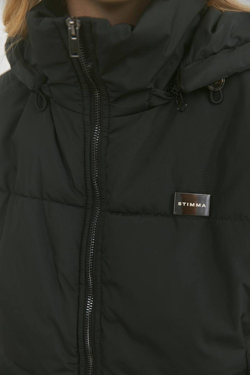 A voluminous jacket with a lining.