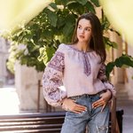Вишиванка жіноча рожева Дарина