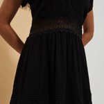 Black dress with lace L-SU-4045 Moodo