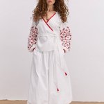Women's milk embroidered shirt with red embroidery