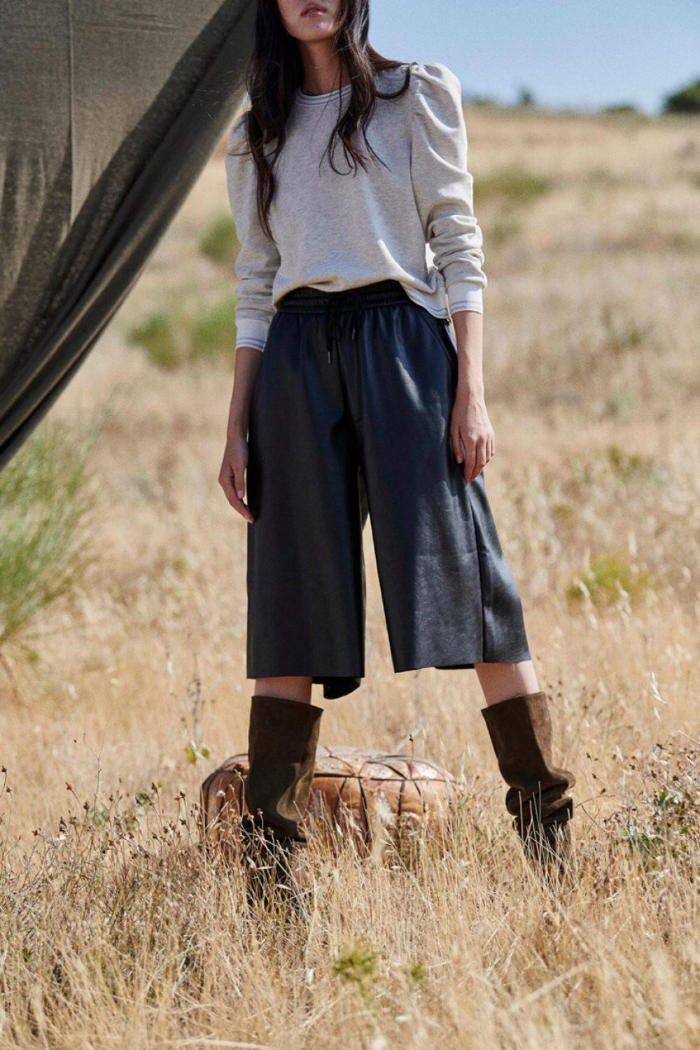 Bermuda shorts made of eco-leather 21AH027 Almae
