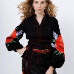Вишиванка жіноча дизайнерська Червоні маки на чорному льоні  Embroidered Jem