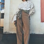 Wide pants with pleats