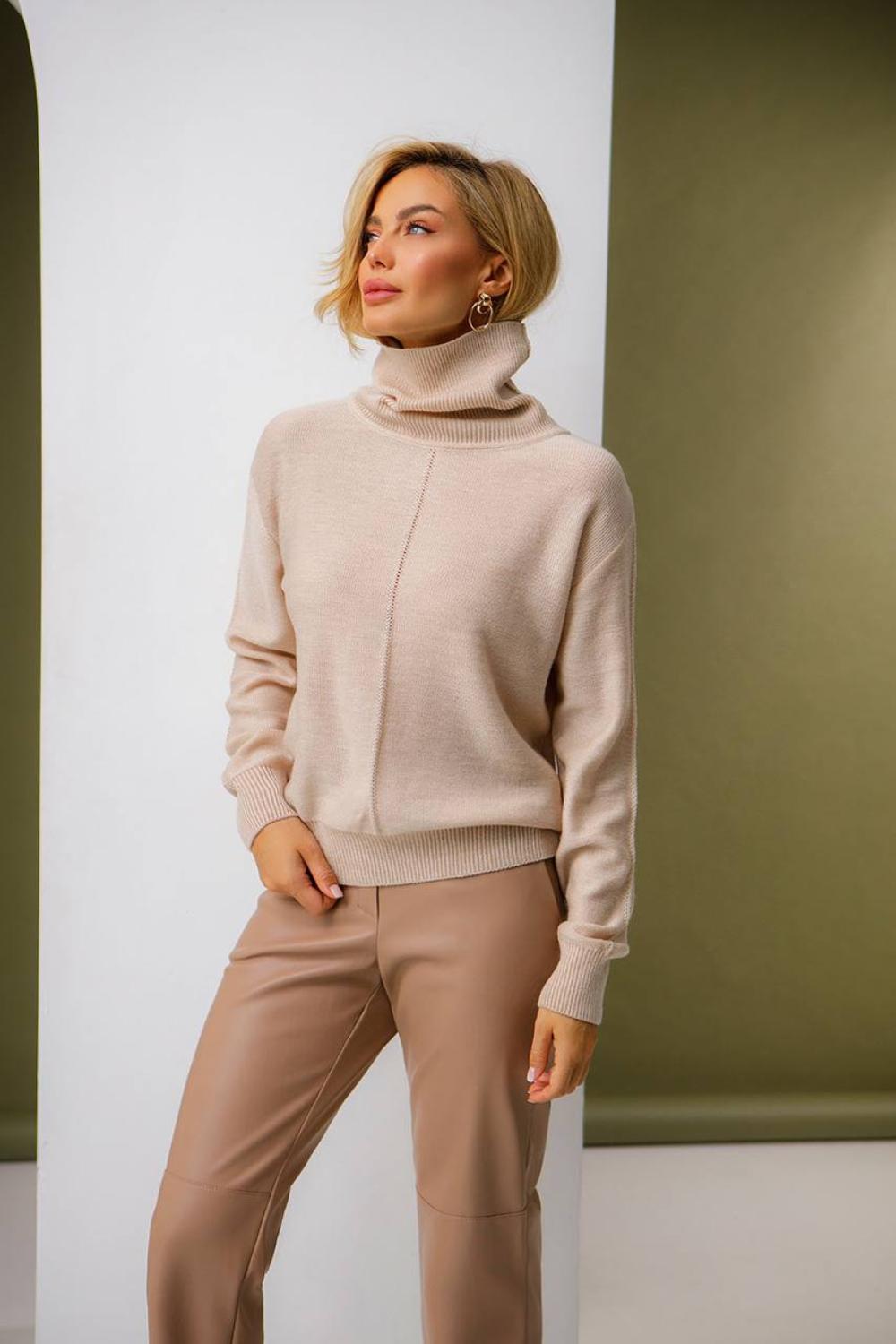 Pearl sweater with edging