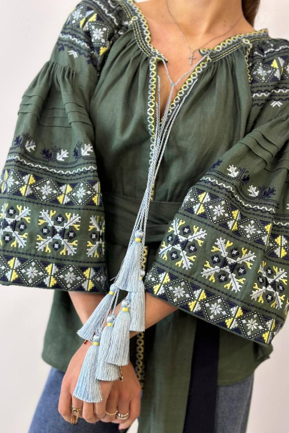 EMBROIDERED GEM women's embroidered linen emerald