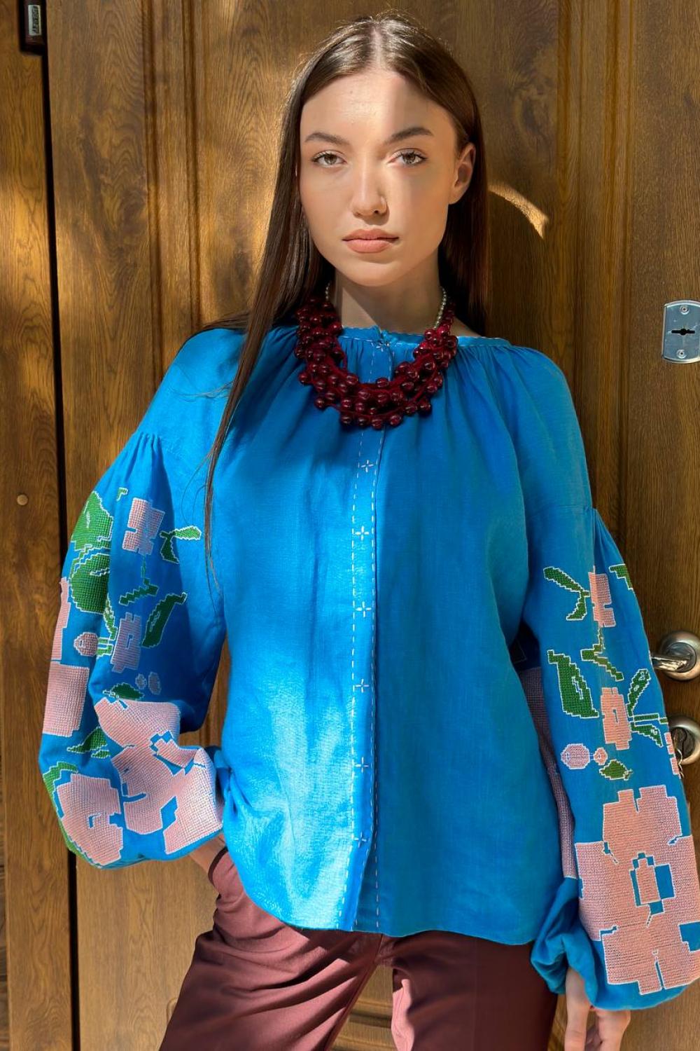 Embroidered GEM women's blue linen shirt