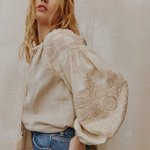 Вишиванка жіноча дизайнерська в бежевому кольорі Бохо EMBROIDERED GEM