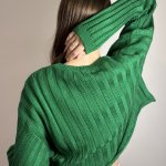 Светр в'язаний вільного крою зелений Тілья STIMMA