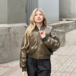 Lacquer bomber in khaki color
