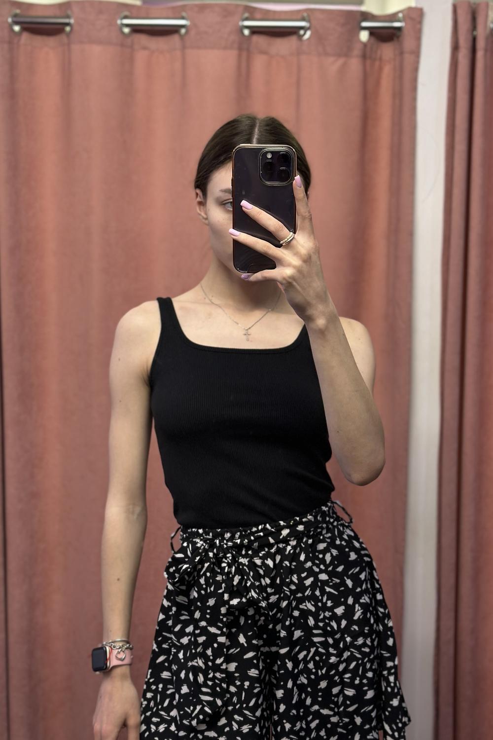 Top basic in a black stripe
