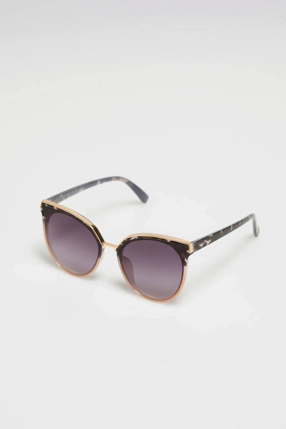 Black glasses