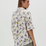 White blouse in floral print