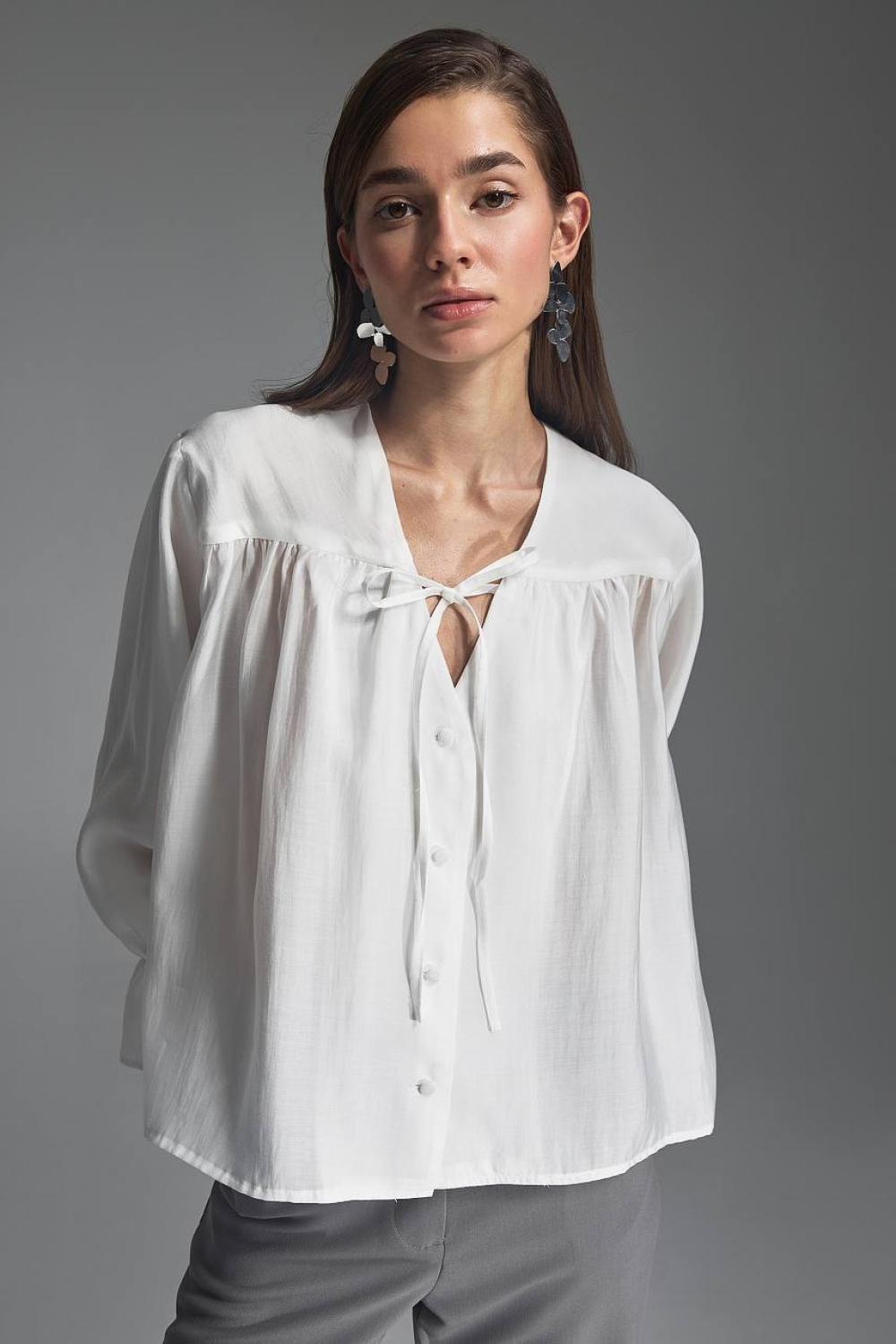Translucent lactic blouse made of Tencel