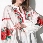 Вишиванка жіноча з червоними квітами MAXA