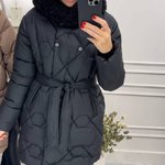 Чорна зимова куртка
