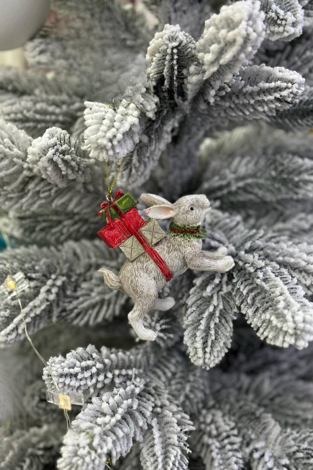Christmas pendant / Bunny with Christmas present