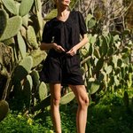 Shorts in black with pashmina