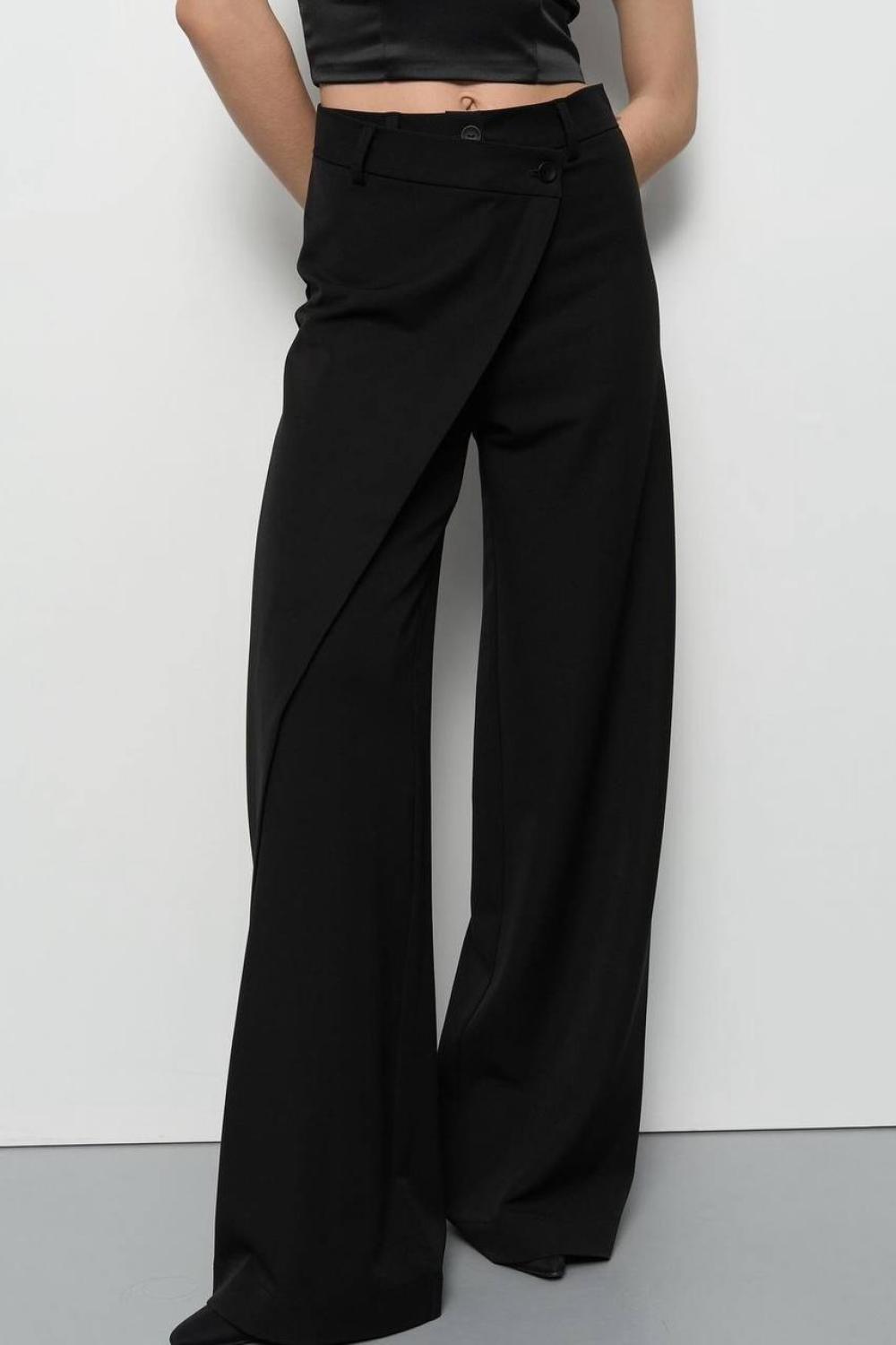 Classic black pants with a scent