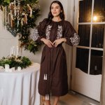 Жіноча вишита сукня коричнева з білою вишивкою ПТАШКА_brown_dress