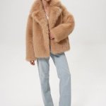 Бежева вкорочена шуба