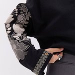 Чорна вишиванка із золотою вишивкою