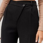 Pants with an asymmetric hem 487 ROY