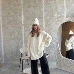 Білий светр oversized з вовни