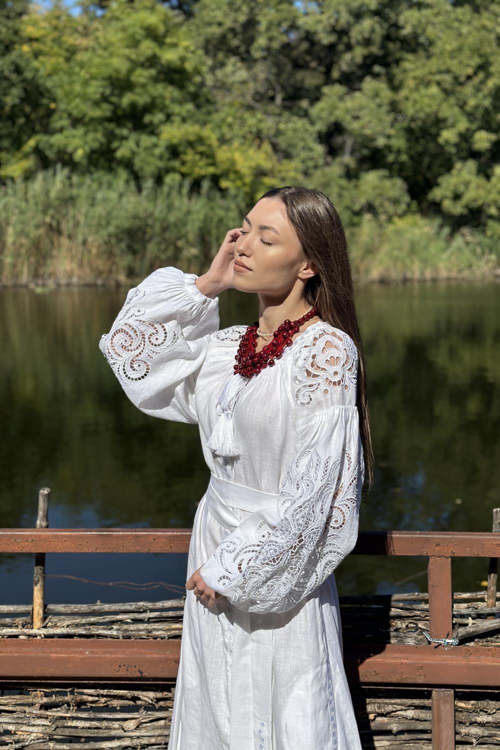Embroidered GEM women's white Richelieu linen dress