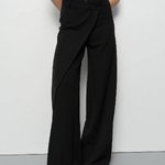 Classic black pants with a scent
