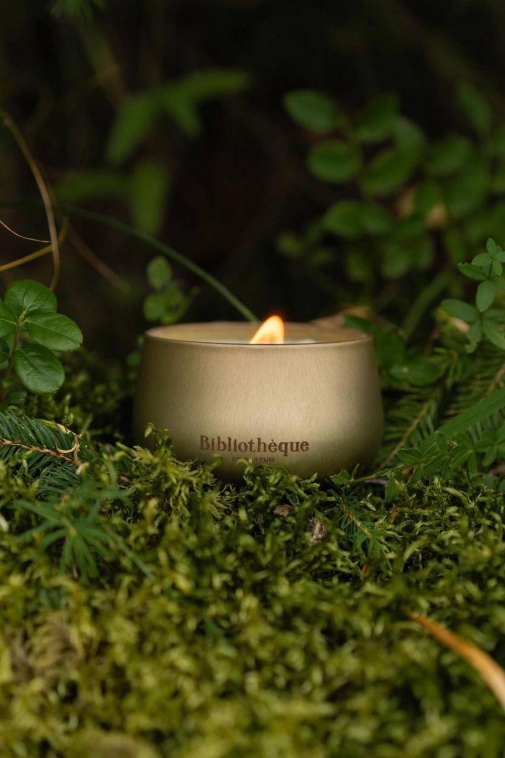 Парфумована свічка Cedar Mood від Bibliotheque de parfum