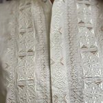 Чоловіча Вишиванка в Традиційному Стилі в молочному урочистому кольорі