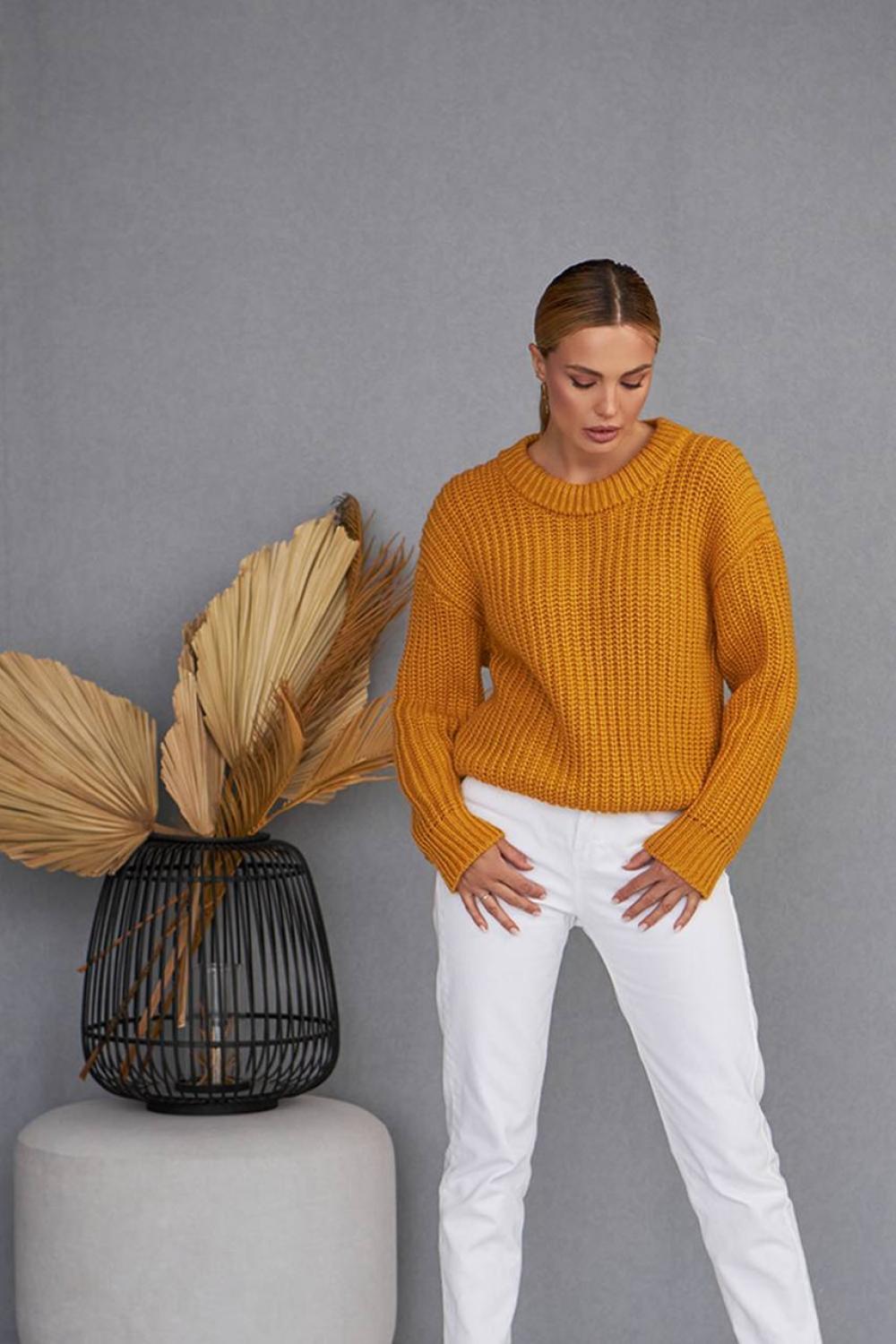 Jumper in mustard color