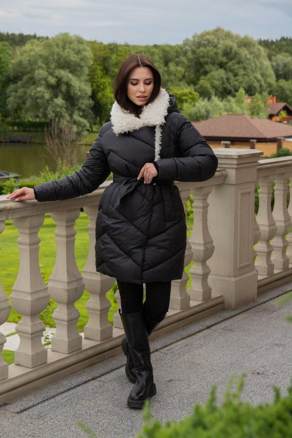 Jacket in black color