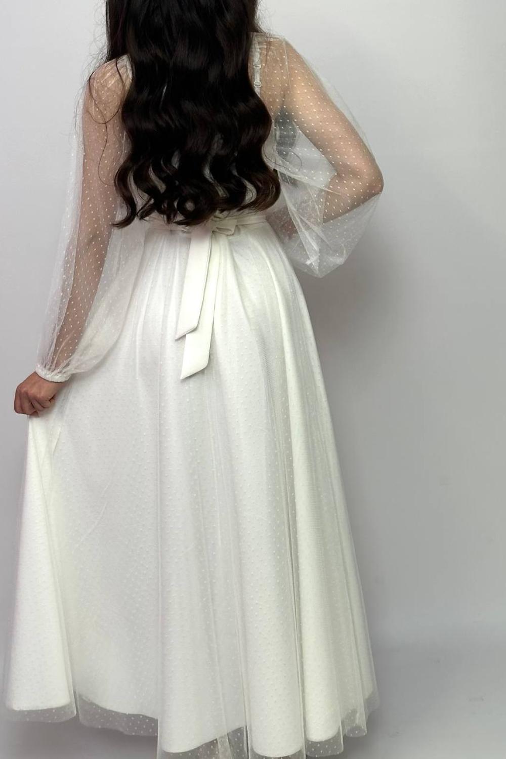 White wedding dress with tulle