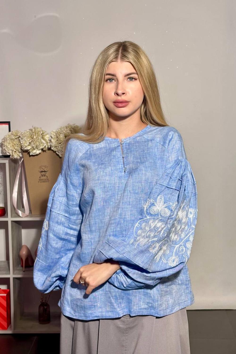 Embroidery for women blanco with blue flowers designer