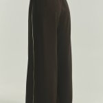 Wide pants with pleats