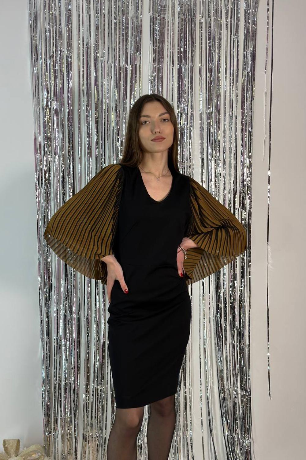 Black cocktail dress for special events