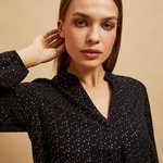 Чорна блуза в крапку