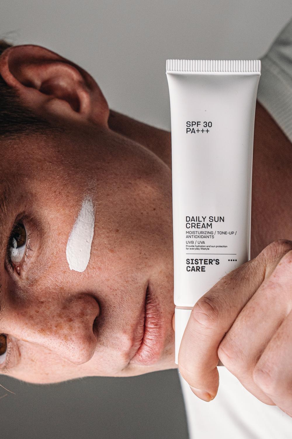 Moisturizing day cream with SPF 30/Daily Sun Cream Sister's Aroma