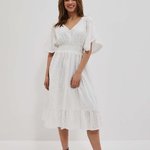 The dress is white from Moodo thread L-SU-4053