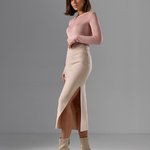 Pearl-colored knit skirt