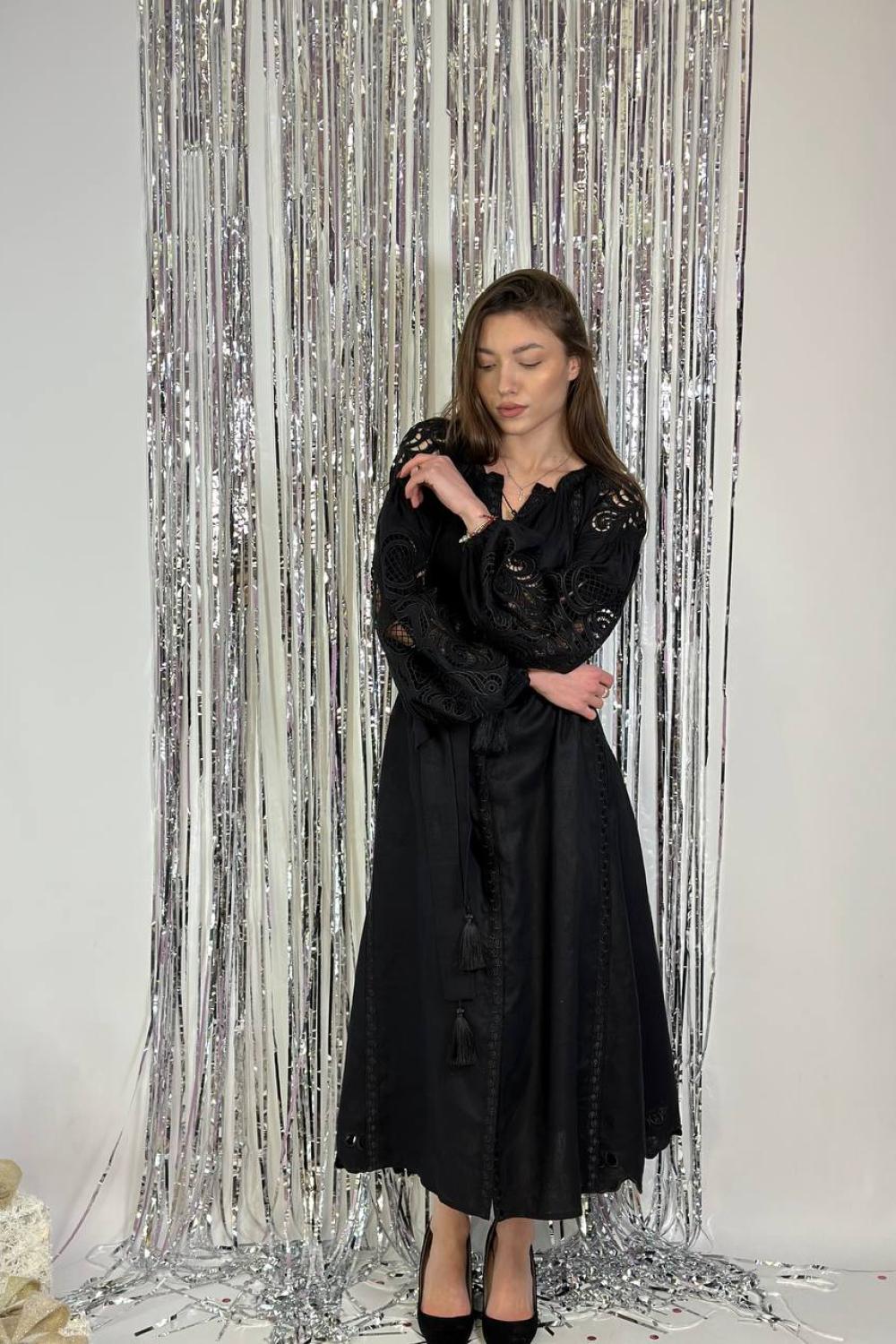 Cукня вишиванка жіноча лляна Рішельє чорна EMBROIDERED GEM